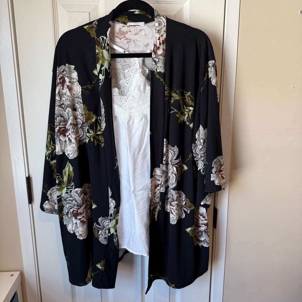 Reborn J Black and Green Floral Kimono and white tank XL